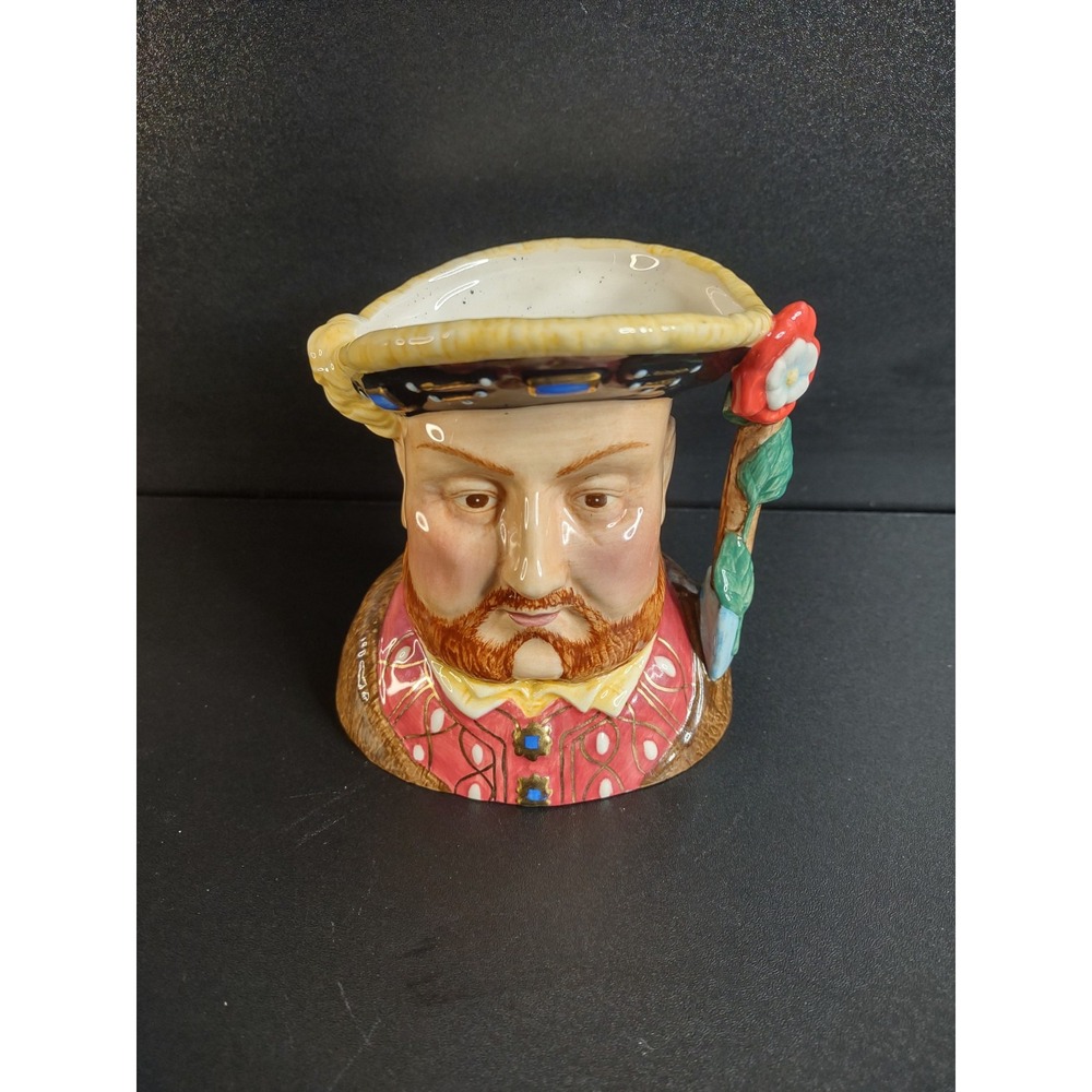 Vintage Henry VIII Porcelaing Cup
